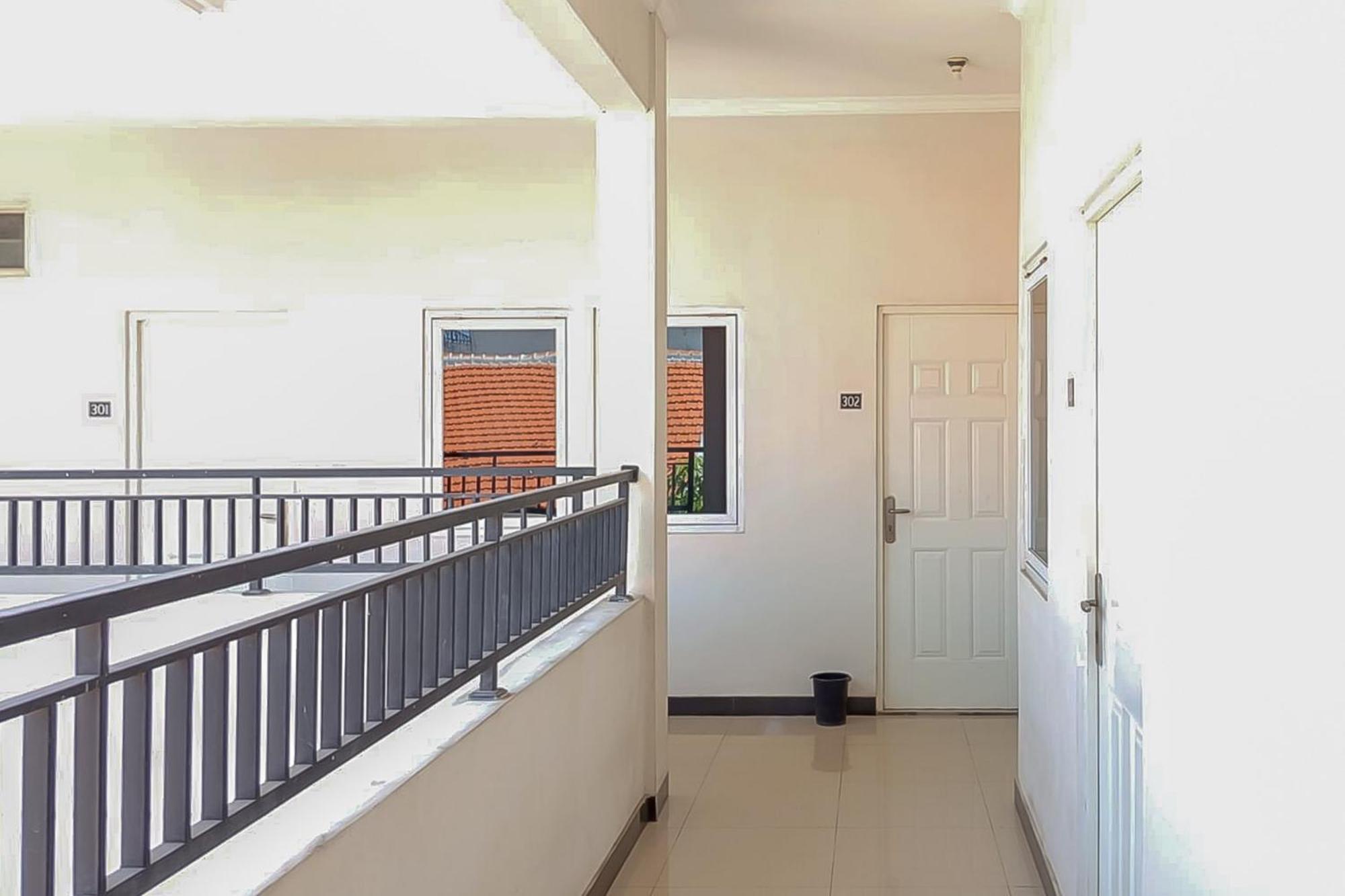 Waringin Guest House Tegal Mitra Reddoorz Exterior foto