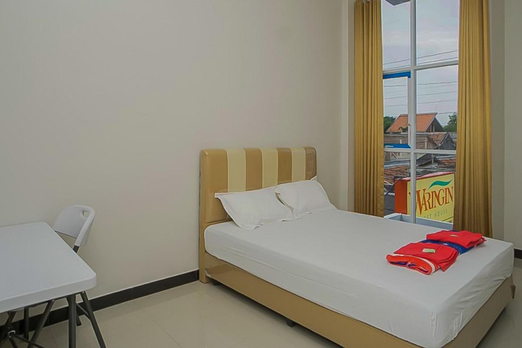 Waringin Guest House Tegal Mitra Reddoorz Exterior foto
